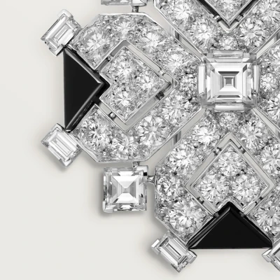 Cartier Geometry & Contrast