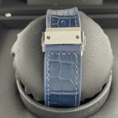 Hublot CLASSIC FUSION CHRONOGRAPH TITANIUM BLUE Hublot CLASSIC FUSION CHRONOGRAPH TITANIUM BLUE
