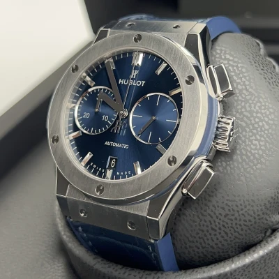 Hublot CLASSIC FUSION CHRONOGRAPH TITANIUM BLUE Hublot CLASSIC FUSION CHRONOGRAPH TITANIUM BLUE