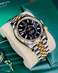 Rolex Sky-Dweller Rolex Sky-Dweller