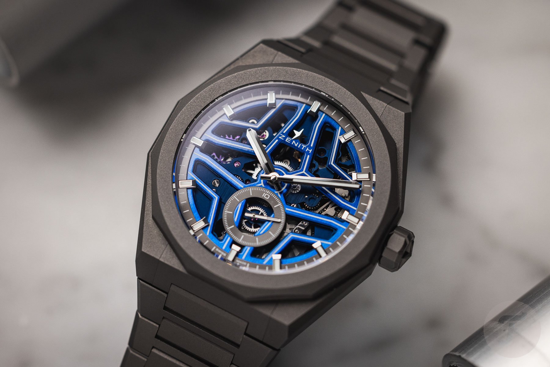 Превью статьи Zenith Defy Skyline