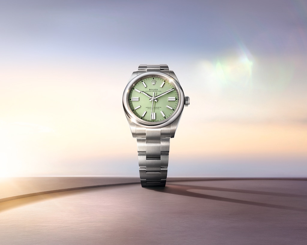 Превью статьи Топ-5 цветных циферблатов 2025 года