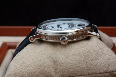 Breguet Classique Day/Date/Moonphase 39mm 7337BB/1E/9V6