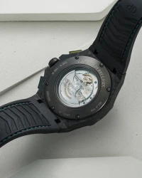 Girard-Perregaux Laureato Absolute Chronograph AMF1 Edition Girard-Perregaux Laureato Absolute Chronograph AMF1 Edition