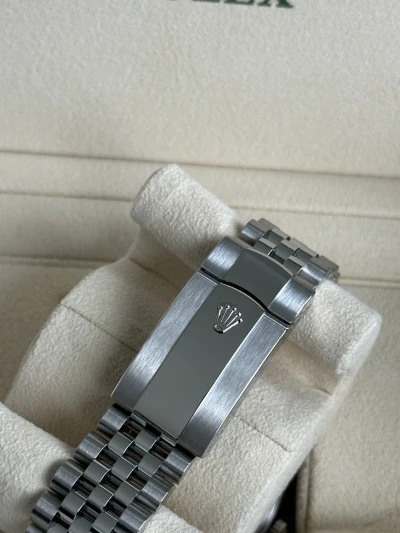 Rolex Sky-Dweller Rolex Sky-Dweller