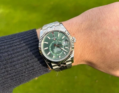 Rolex Sky-Dweller Rolex Sky-Dweller