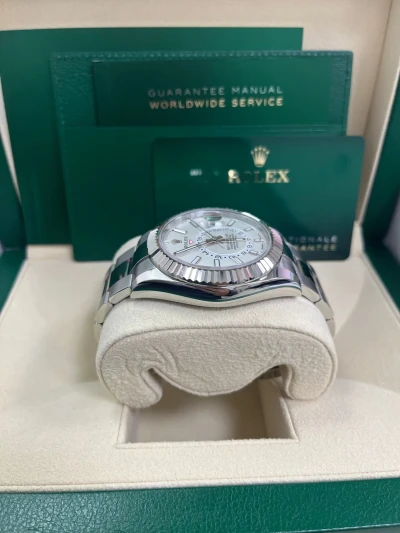 Rolex Sky-Dweller Rolex Sky-Dweller