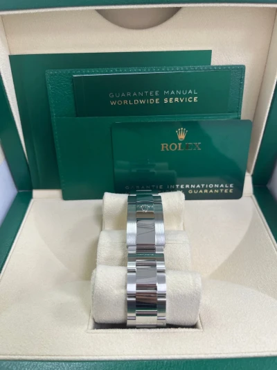 Rolex Sky-Dweller Rolex Sky-Dweller