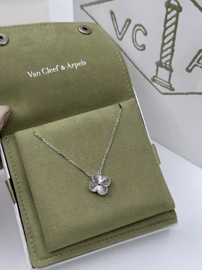 Van Cleef & Arpels Подвеска Vintage Alhambra