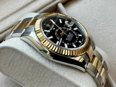 Rolex Sky-Dweller Rolex Sky-Dweller