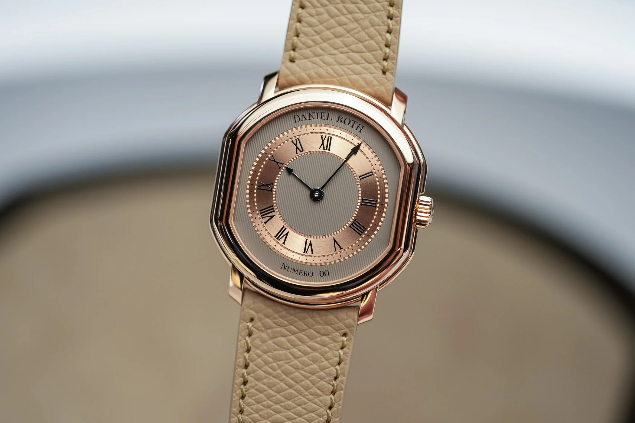 Превью статьи Daniel Roth Extra Plat Rose Gold Edition