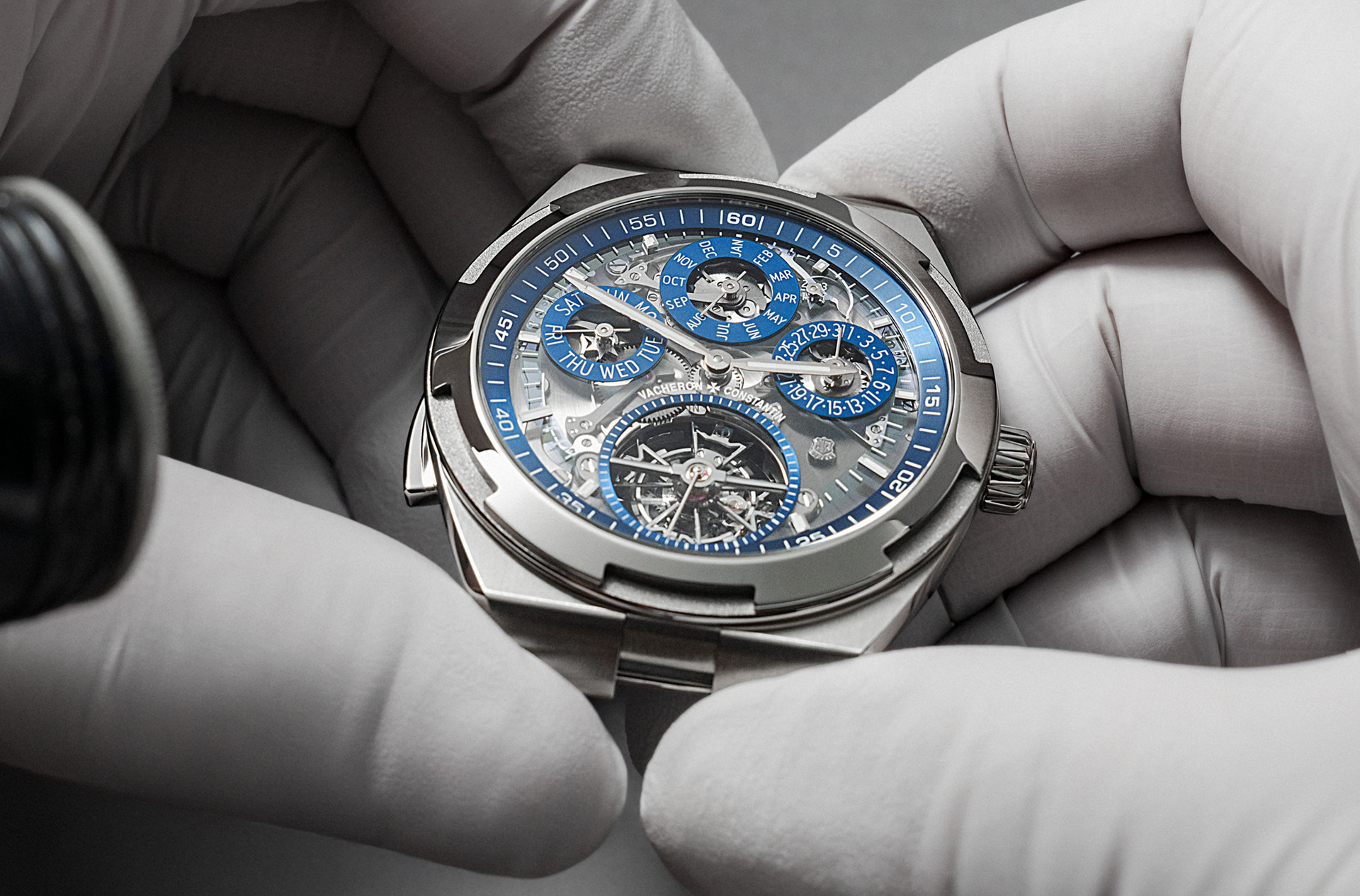 Превью статьи Vacheron Constantin Overseas Grand Complication Openface