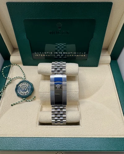 Rolex Sky-Dweller Rolex Sky-Dweller