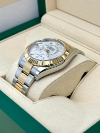 Rolex Sky-Dweller Rolex Sky-Dweller