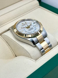 Rolex Sky-Dweller Rolex Sky-Dweller