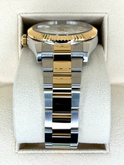 Rolex Sky-Dweller Rolex Sky-Dweller