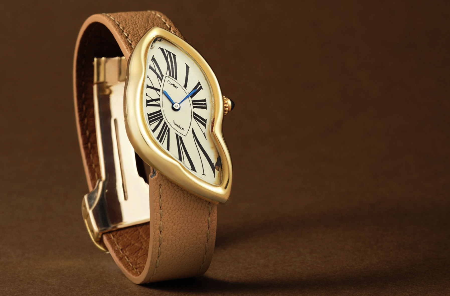 Превью статьи Редкие Cartier London Crash ушли с молотка почти за $2 млн