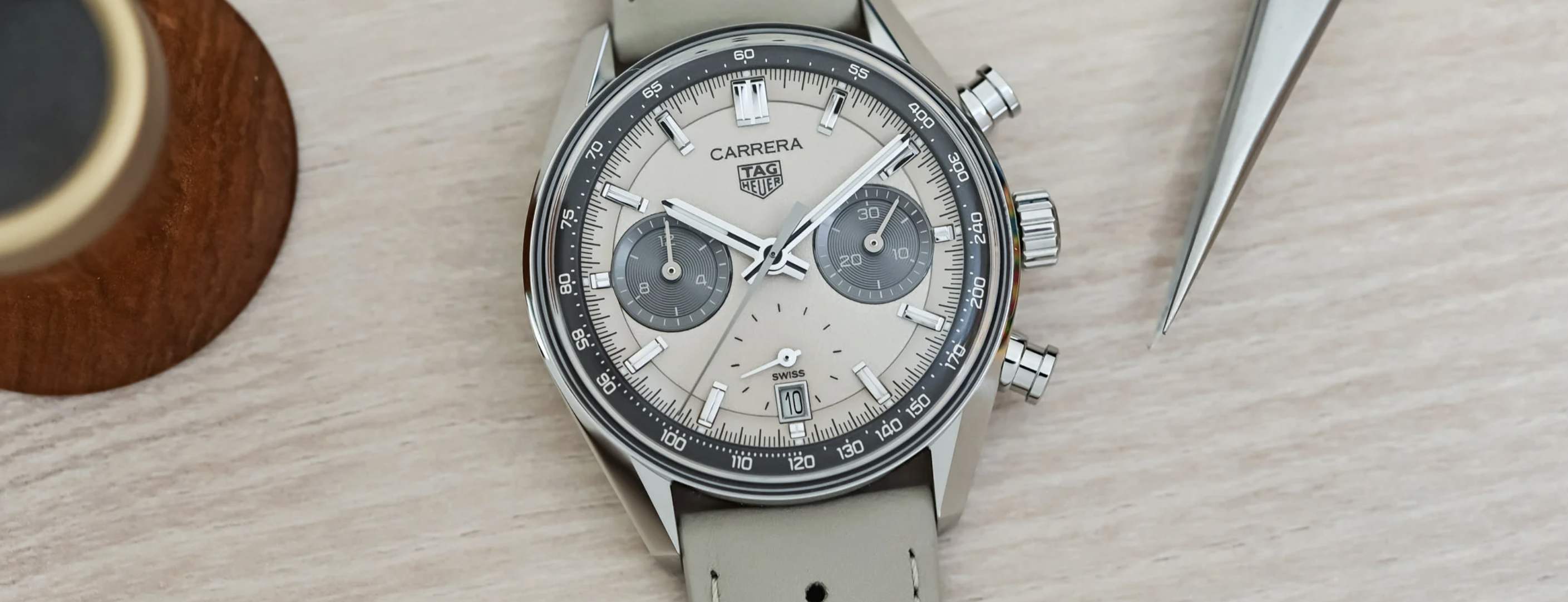 TAG Heuer Carrera Chronograph Glassbox Sand — более мягкий взгляд на гоночный хронограф