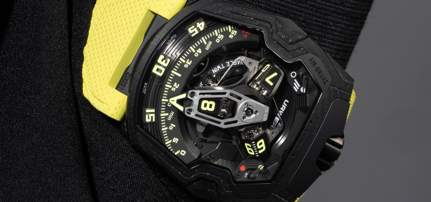 Urwerk UR-230 Black Star: финальная глава серии