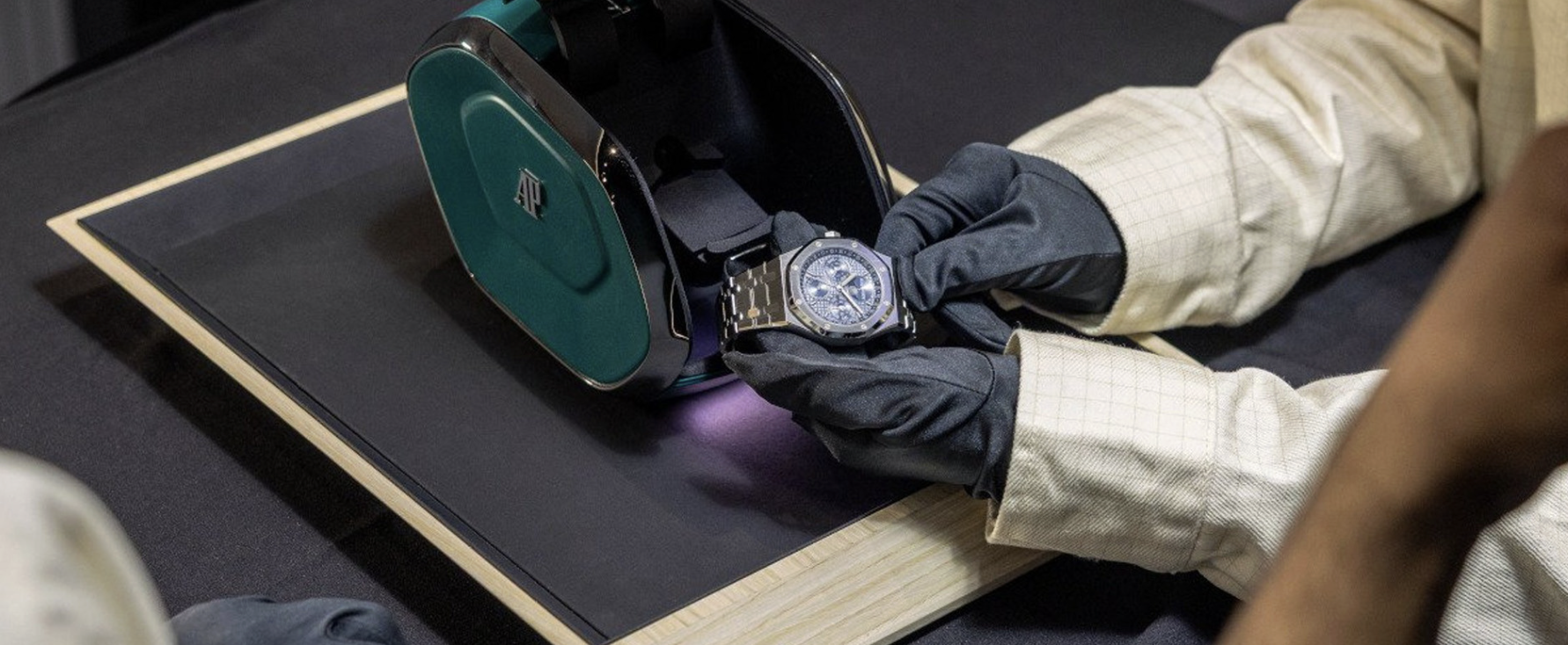 Audemars Piguet показала «умный» бокс для часов