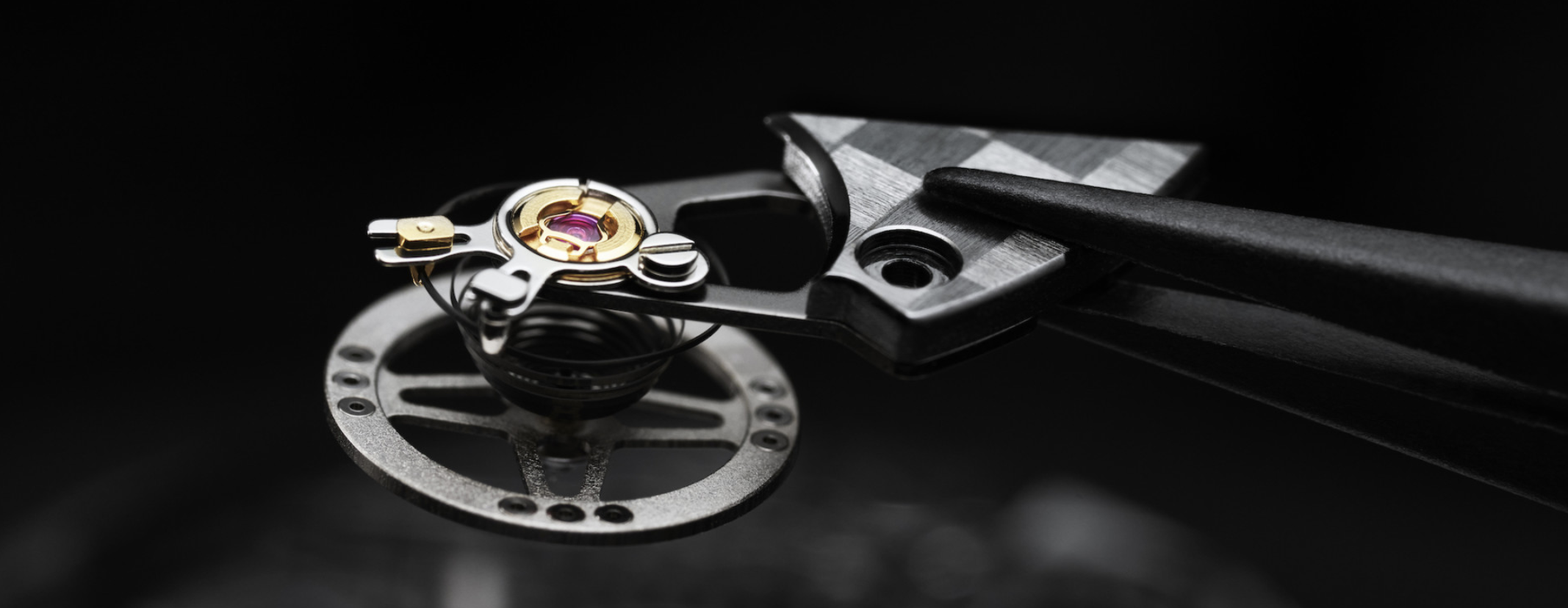 TAG Heuer Monaco и Carrera получили карбоновые спирали баланса