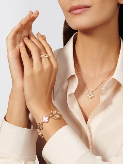 Van Cleef & Arpels Sweet Alhambra Van Cleef & Arpels Sweet Alhambra