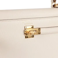 Hermes Horseshoe Stamp (HSS) Kelly Sellier 25 Nata Verso Chevre Gold Hardware Hermes Horseshoe Stamp (HSS) Kelly Sellier 25 Nata Verso Chevre Gold Hardware