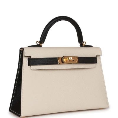 Hermes Special Order (HSS) Kelly Sellier 20 Craie and Black Epsom Gold Hardware Hermes Special Order (HSS) Kelly Sellier 20 Craie and Black Epsom Gold Hardware