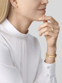 Van Cleef & Arpels Браслет Perlée signature Van Cleef & Arpels Браслет Perlée signature