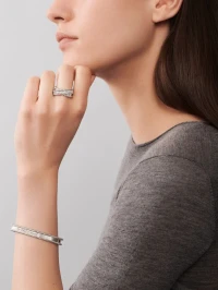 Van Cleef & Arpels Браслет Perlée signature