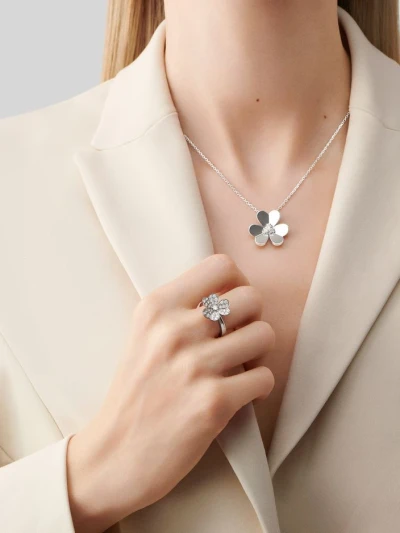 Van Cleef & Arpels Подвеска Frivole Van Cleef & Arpels Подвеска Frivole