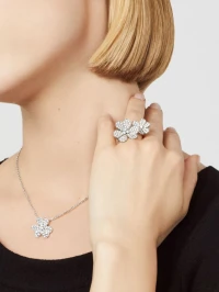 Van Cleef & Arpels Подвеска Frivole Van Cleef & Arpels Подвеска Frivole