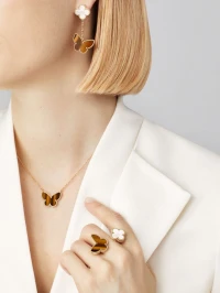 Van Cleef & Arpels Подвеска Lucky Alhambra Butterfly Van Cleef & Arpels Подвеска Lucky Alhambra Butterfly