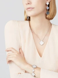 Van Cleef & Arpels Подвеска Magic Alhambra