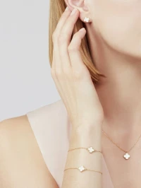 Van Cleef & Arpels Sweet Alhambra Van Cleef & Arpels Sweet Alhambra