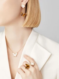 Van Cleef & Arpels Серьги Lucky Alhambra Van Cleef & Arpels Серьги Lucky Alhambra