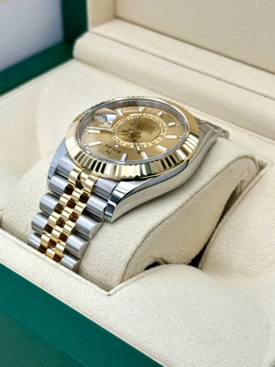 Rolex Sky-Dweller Rolex Sky-Dweller
