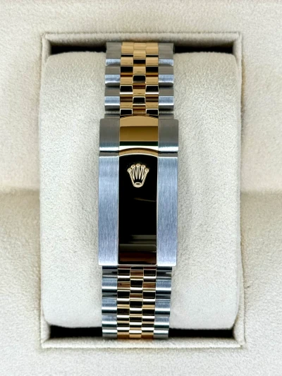 Rolex Sky-Dweller Rolex Sky-Dweller