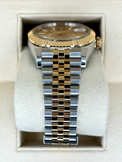 Rolex Sky-Dweller Rolex Sky-Dweller