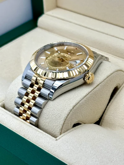 Rolex Sky-Dweller Rolex Sky-Dweller