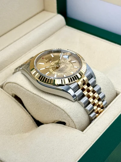 Rolex Sky-Dweller Rolex Sky-Dweller