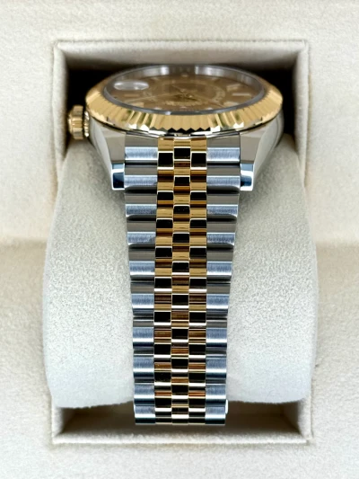 Rolex Sky-Dweller Rolex Sky-Dweller
