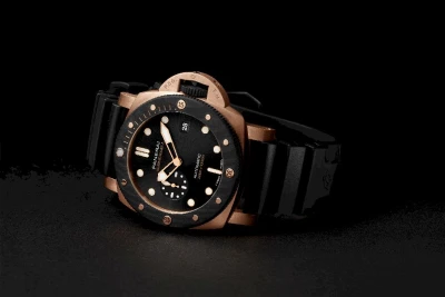 Panerai Submersible QuarantaQuattro Goldtech™ OroCarbo Panerai Submersible QuarantaQuattro Goldtech™ OroCarbo